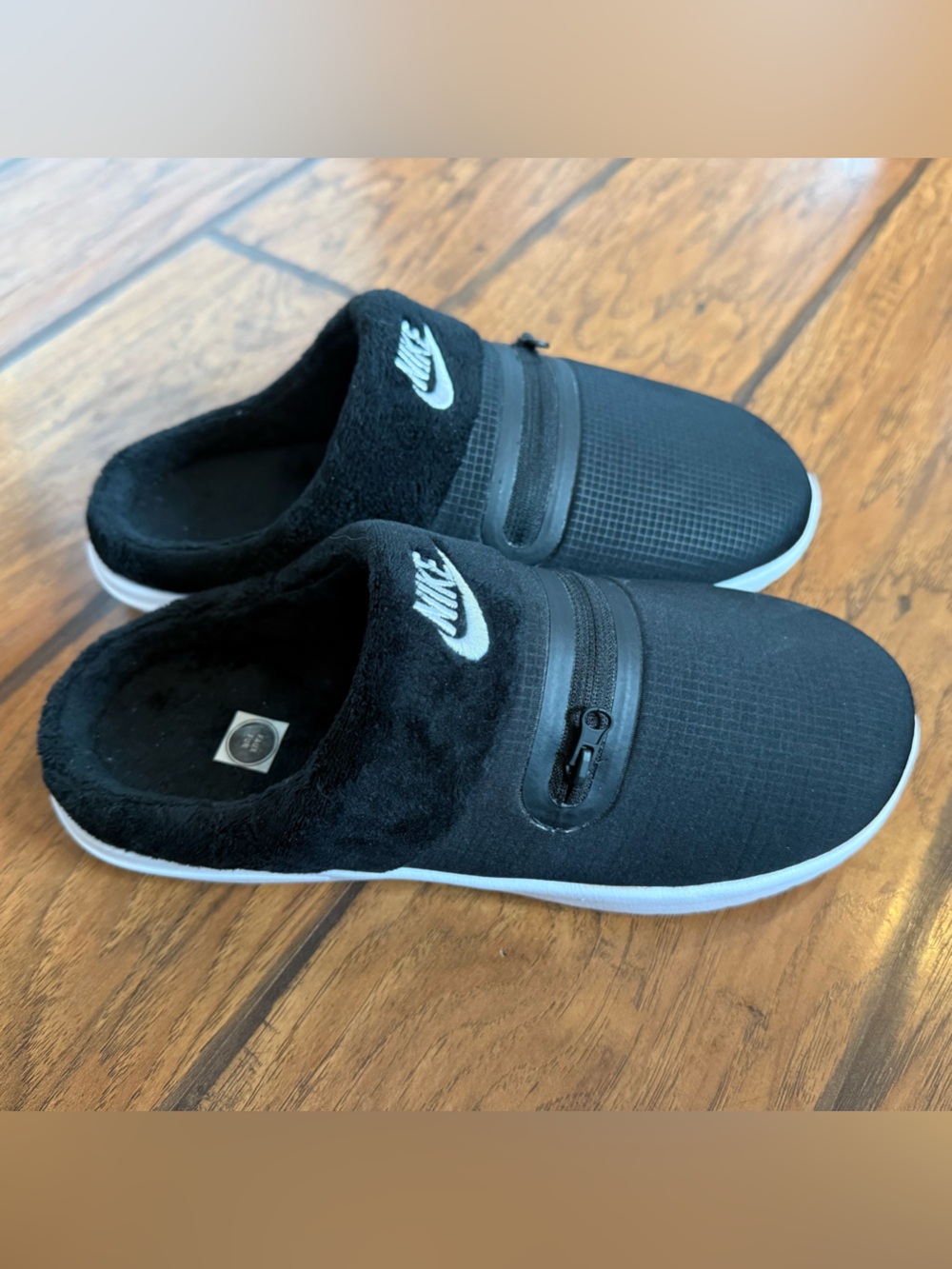 Nike Burrow Fleece Slippers Womens 8 (Men’s 6.5) black Slip On Fur Comfy Nice!